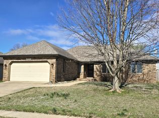 2451 S Nolting Ave, Springfield, MO 65807