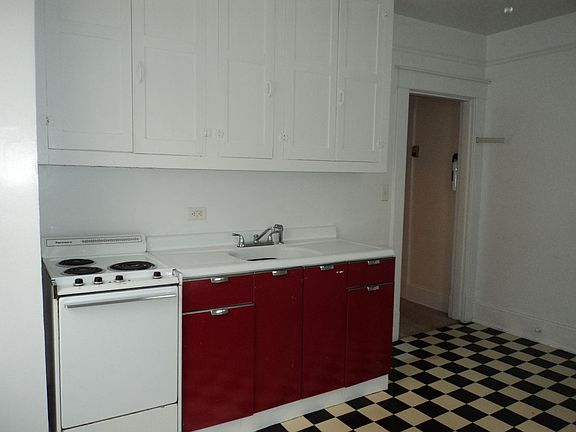2nd image of 207 Westover Blvd #A
