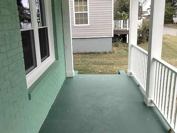 3rd image of 140 Douglas St