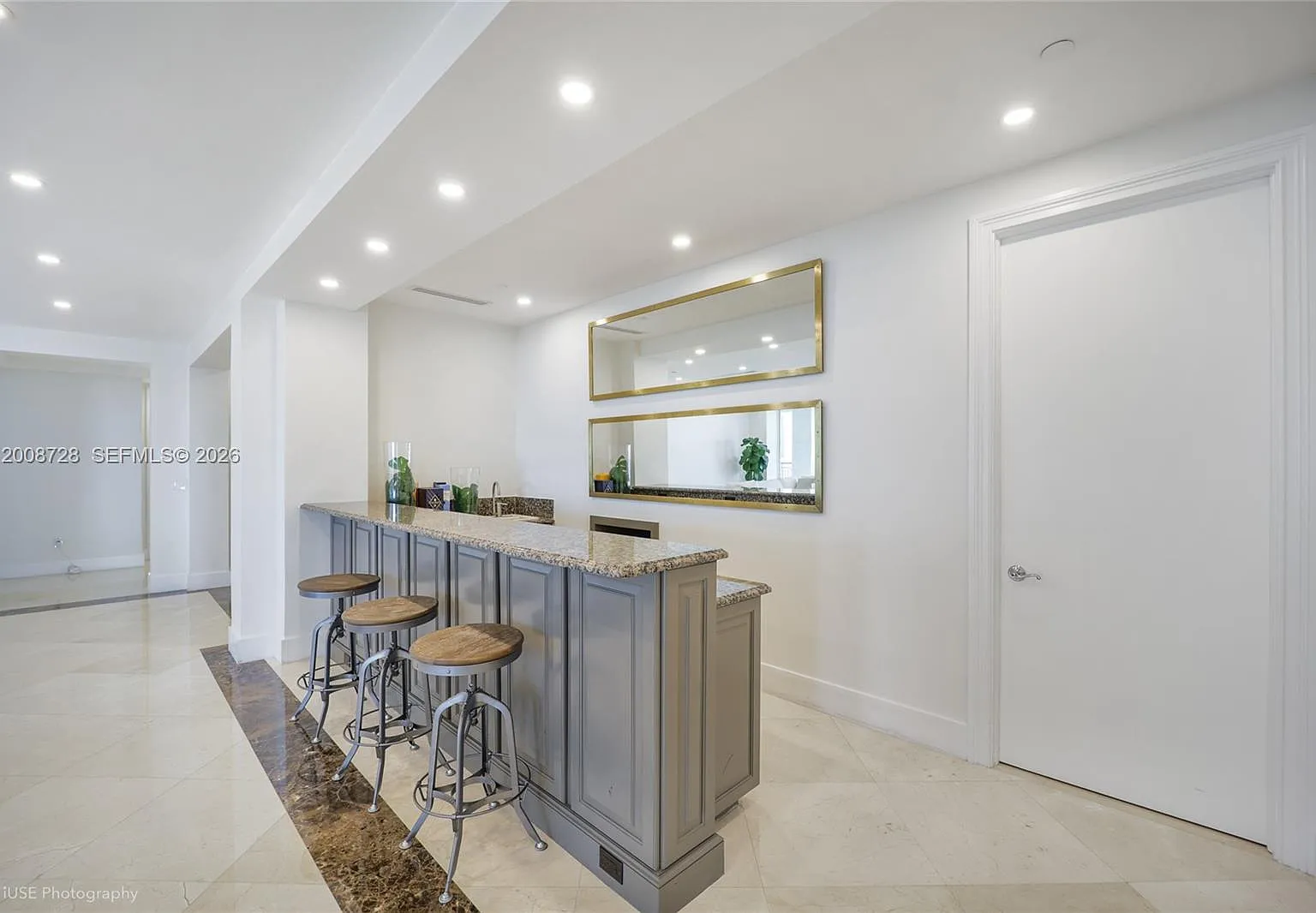 The Tower Residences Cond — Photo 4