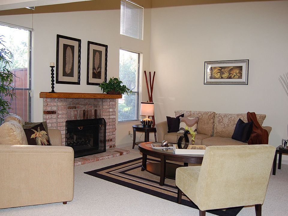 Living room/vaulted ceilings