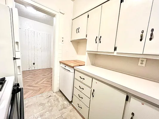 Rented by Pear NYC LLC | media 10