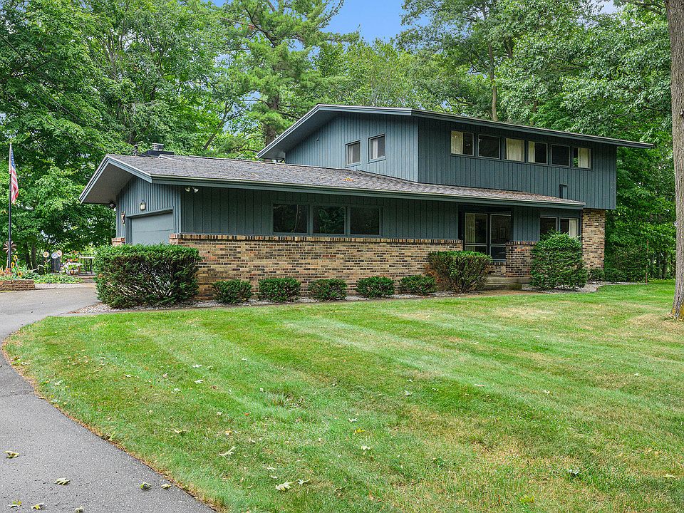 1st image of 3307 Lake Dr