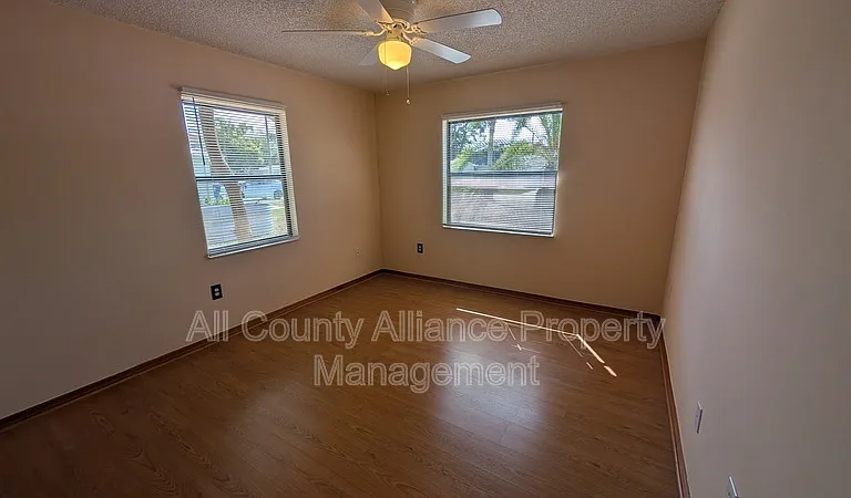 3441 Thunderbird Ave — Photo 11