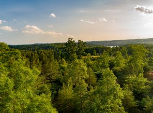 70 Summit Hill Dr, Greenback, TN 37742