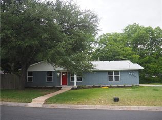 1701 Davis St, Taylor, TX 76574