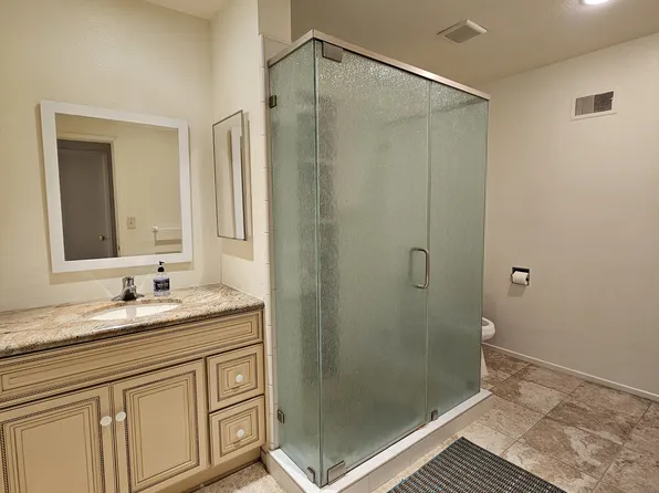 1839 Pomona Ave #B, Costa Mesa, CA 92627