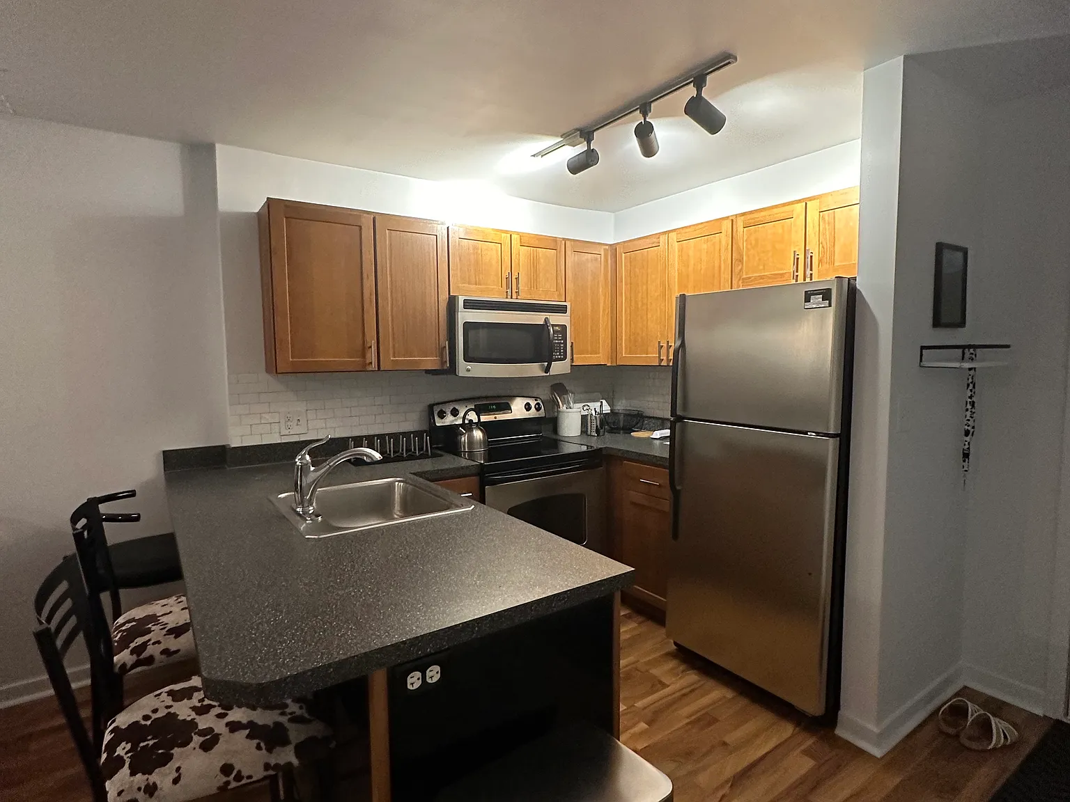 1 bed, 550 sqft, $1,800 — Photo 3