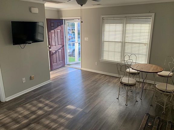 3rd image of 301 Doris Place Dr