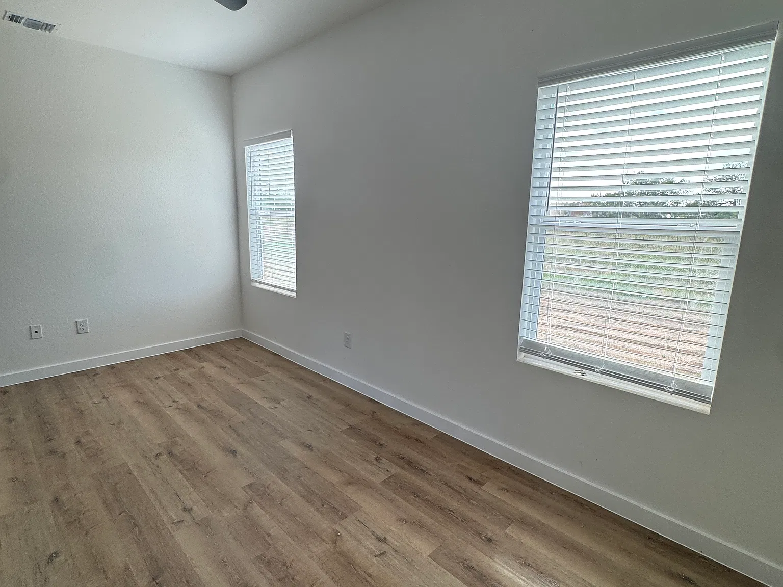 410 Mesquite St — Photo 3