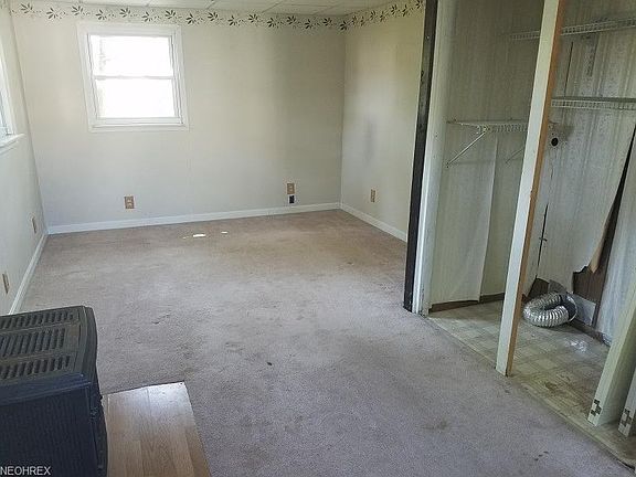 4th image of 1073 Eastlake Dr