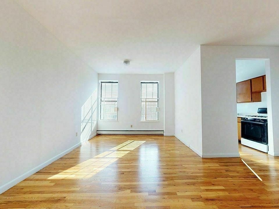 1st image of 512 W 151st St #33