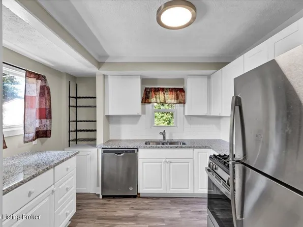 8400 Tolls Ln, Louisville, KY 40214