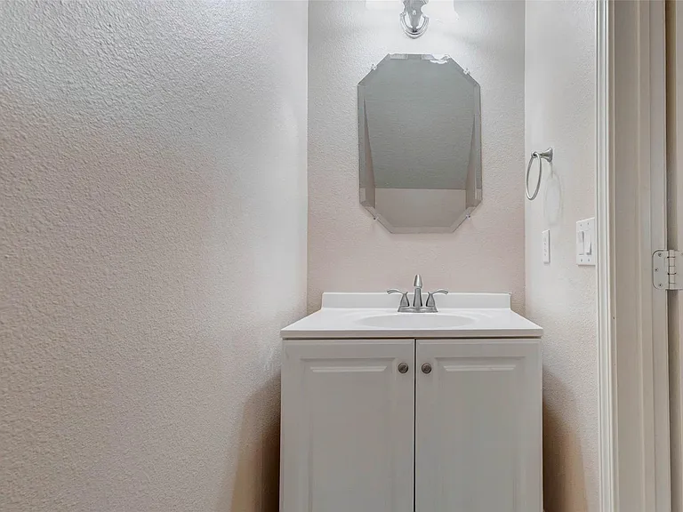 20702 Teasel Ct — Photo 15