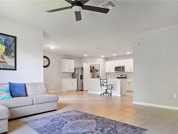 2nd image of 1922 Xelda Ave N
