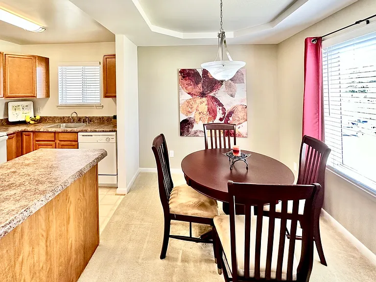Windsor Lake Apartments — Photo 24