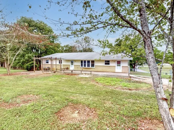 15 Livingston Rd, Gilbertsville, KY 42044