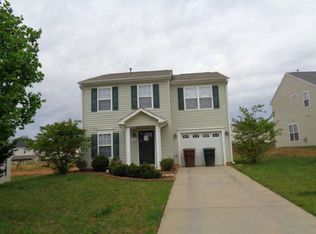 8 Raintree Ct, Greensboro, NC 27407