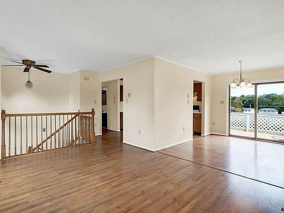 5th image of 111 Crest View Dr
