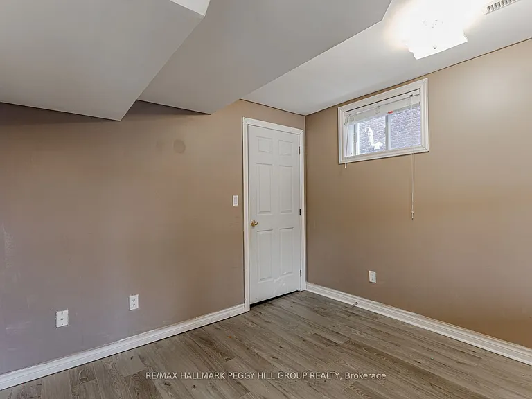 30 Jessica Dr #LOWER — Photo 7