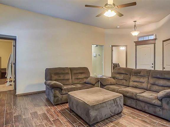 4th image of 8601 SW 36th Ter