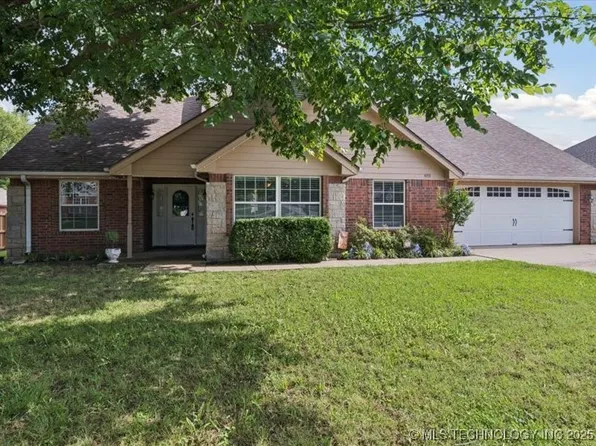 4419 Fairview Rd, Bartlesville, OK 74006