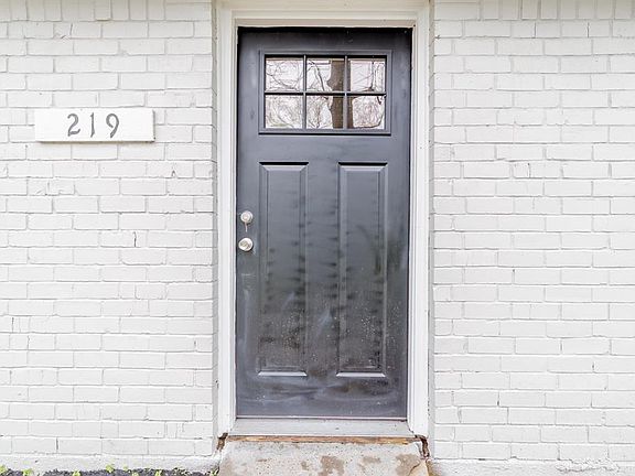 2nd image of 219 W Willwood Dr