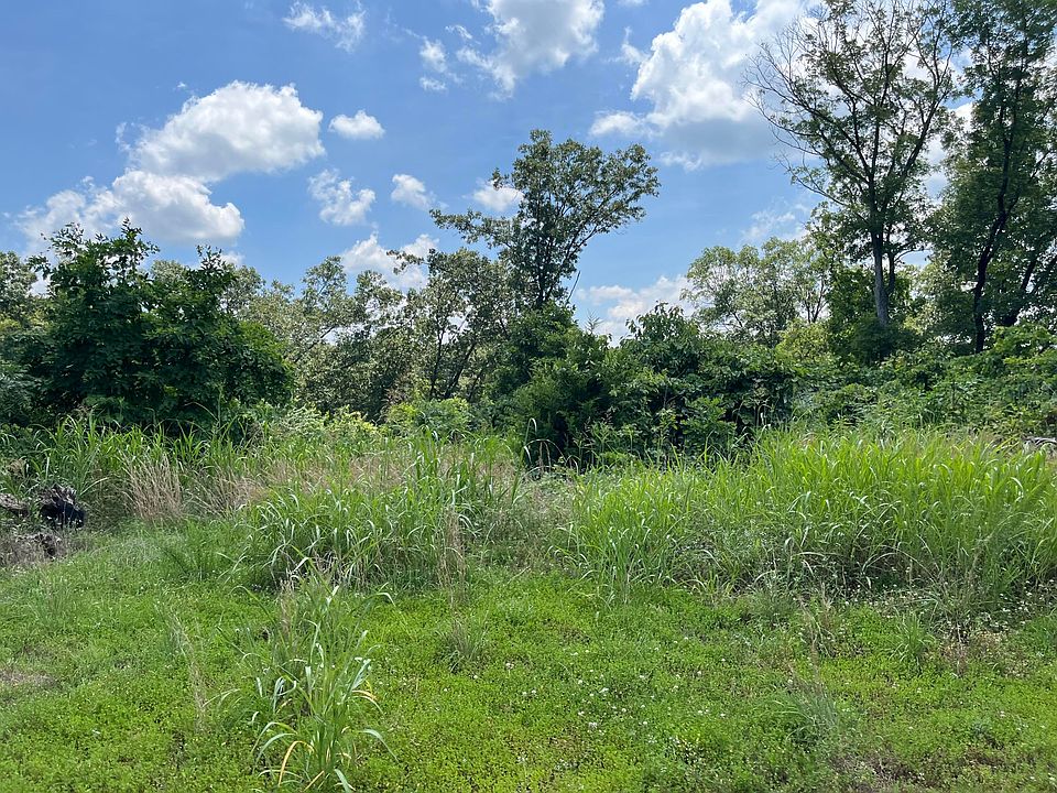 2nd image of 472 Post Oak Road