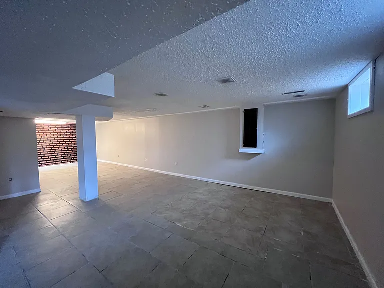 8908 Saint Louis Ave — Photo 18