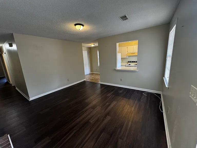 367 Wrenfield Rd #B — Photo 2