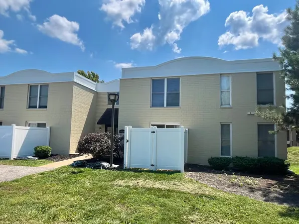 14512 Cazado Dr APT G, Chesterfield, MO 63017