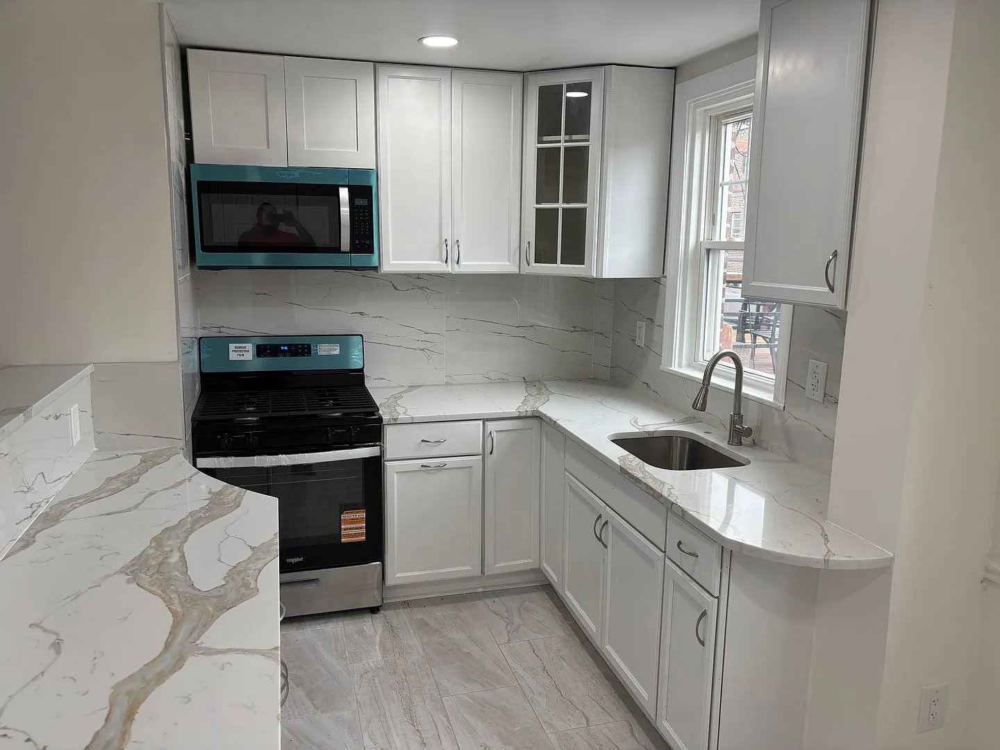 Beautiful Renovated 3BR Twin in Castor Gardens Neighborhood — Photo 3