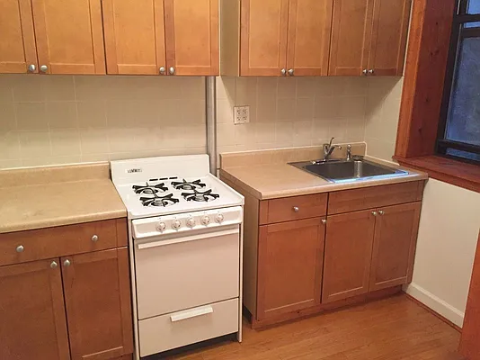 Rented by Warren T Real Estate Corp. | media 11