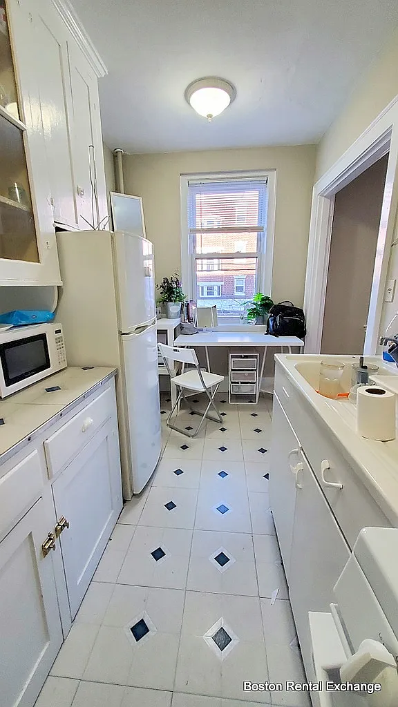 Studio, 1.0 bath, $2,200 — Photo 4