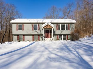 953 Beekman Rd, Hopewell Junction, NY 12533