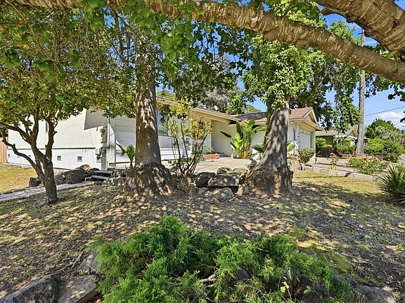 2nd image of 2537 Tamarisk Drive