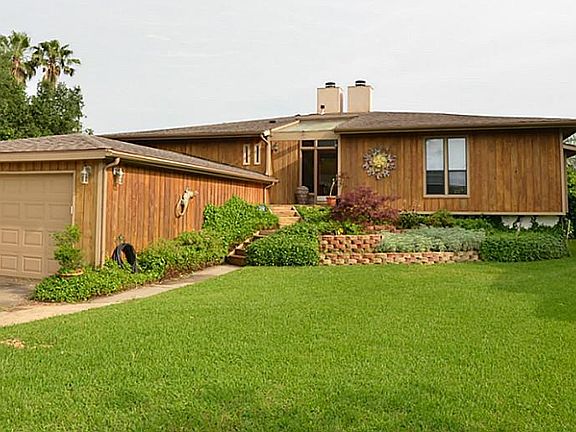2nd image of 5005 Bayou Bend Dr