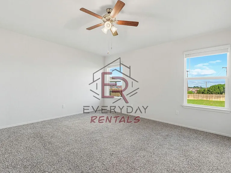 7316 Gilbert Dr — Photo 8