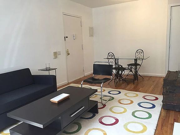 2nd image of 895 Pacific St APT 1A