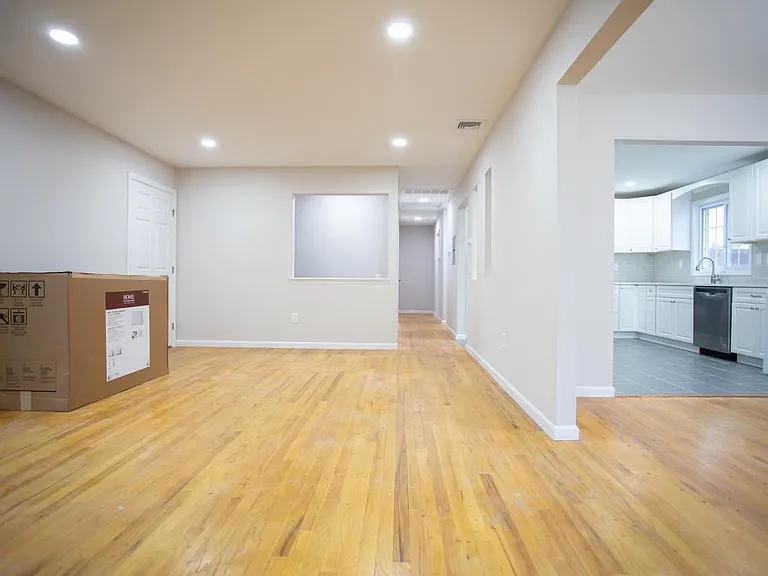 473 Lincoln St #2 — Photo 8