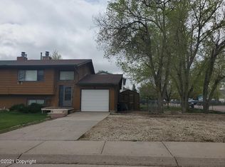 315 W Redwood St, Gillette, WY 82718