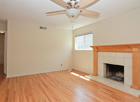 3rd image of 204 Benbow Ave