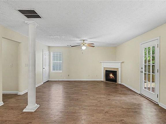 4th image of 4065 Mission Way