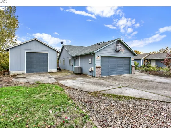 2074 SW Alexandria St, McMinnville, OR 97128