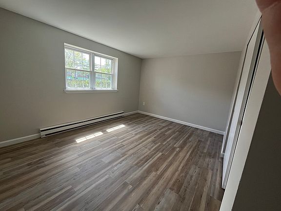 3rd image of 232 Low St APT 2