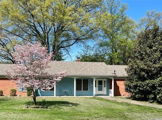 22 Saint Joseph Dr, Lebanon, IL 62254