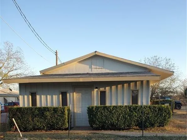 100 Quail Run Rd #1, Martindale, TX 78655