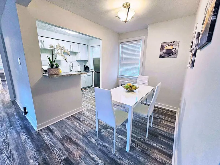 Smartland Colony Apartments | 2809-2949 Van Aken Blvd, Shaker Heights, OH 44120 — Photo 6