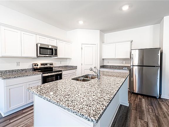 4th image of 171 Casteel Ln
