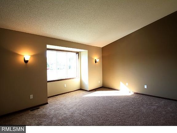 5th image of 799 Berwood Ave